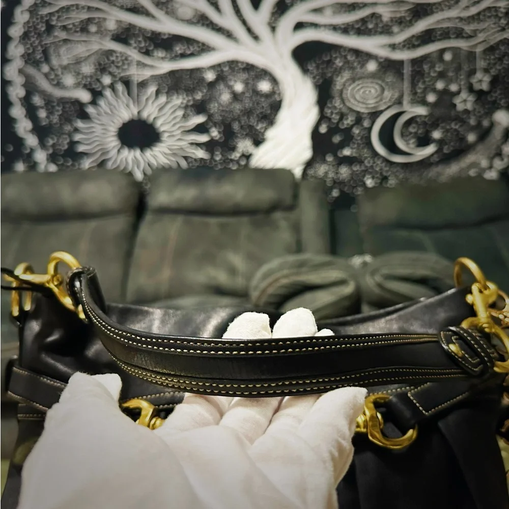 Vintage Y2K Coach soho Black Leather Shoulder Bag with Gold Hardware 2005years - Picture 17 of 17